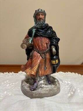 Royal Doulton Good King Wenceslas Figurine HN2118